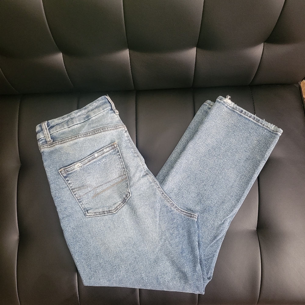 American Eagle Outfitters Mom Jeans